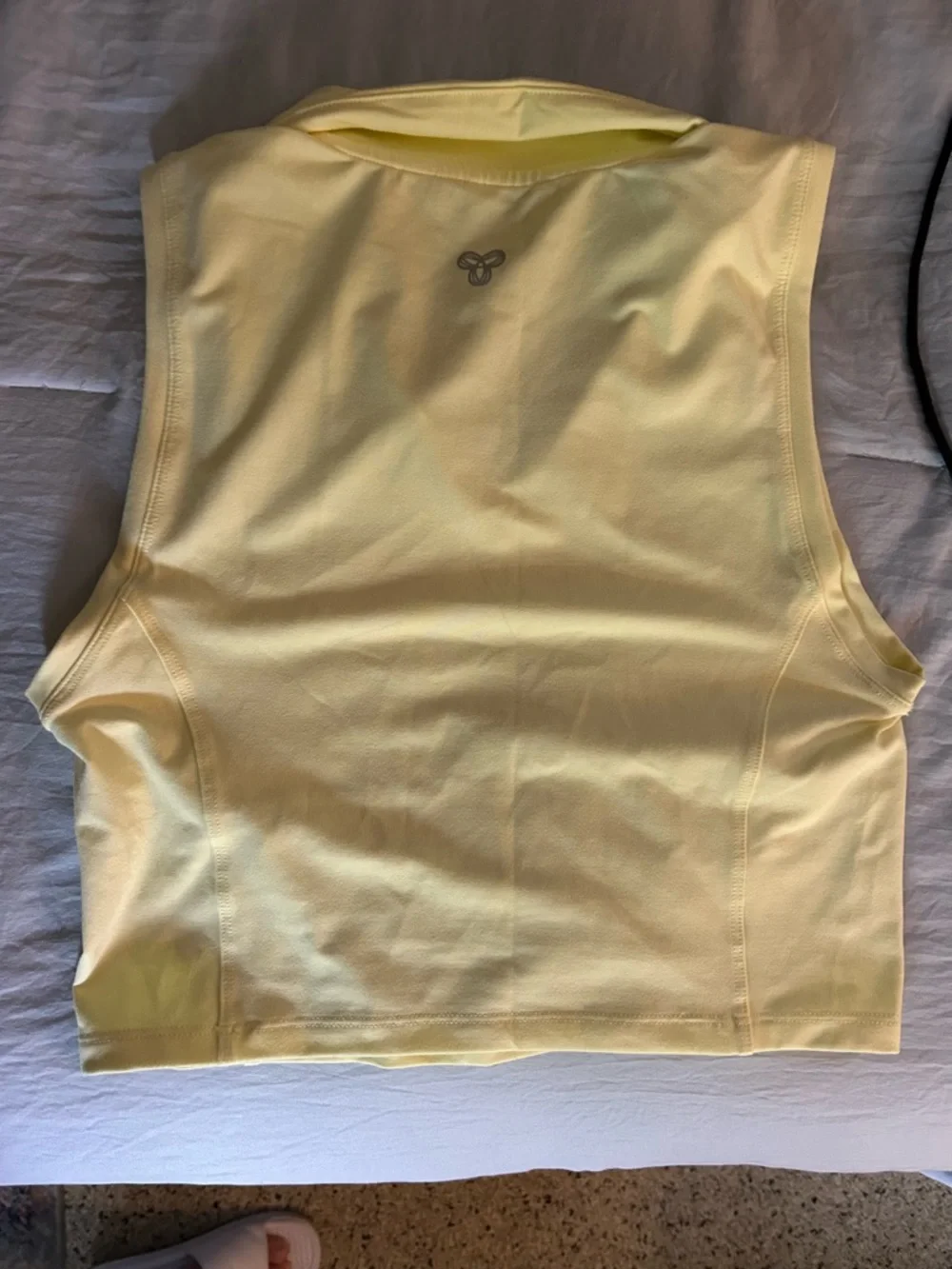 Aritzia TriAction Top 💛 - Picture 2 of 4